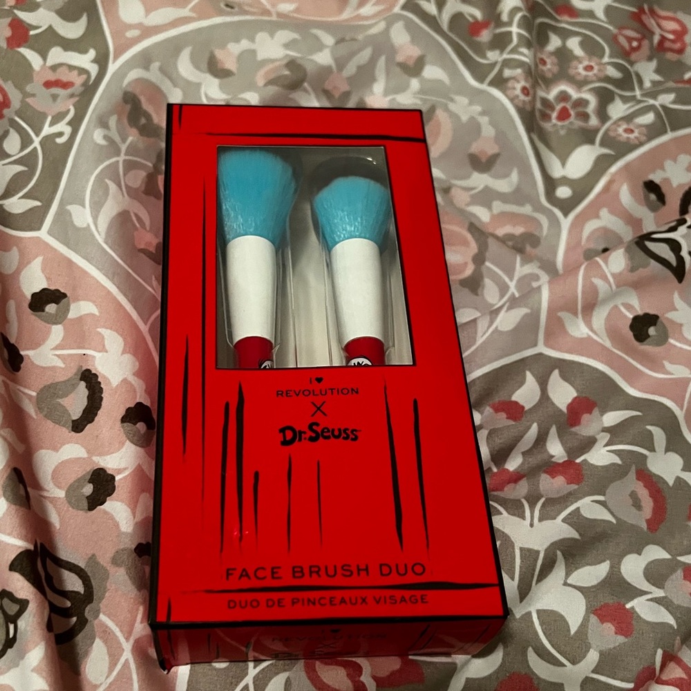 I Heart Revolution x Dr. Seuss Thing 1 and Thing 2 Brush Set